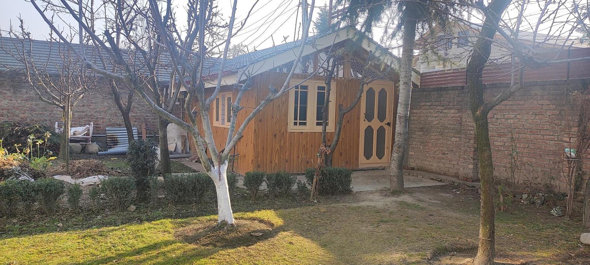 The Clover Inn Srīnagar Buitenkant foto