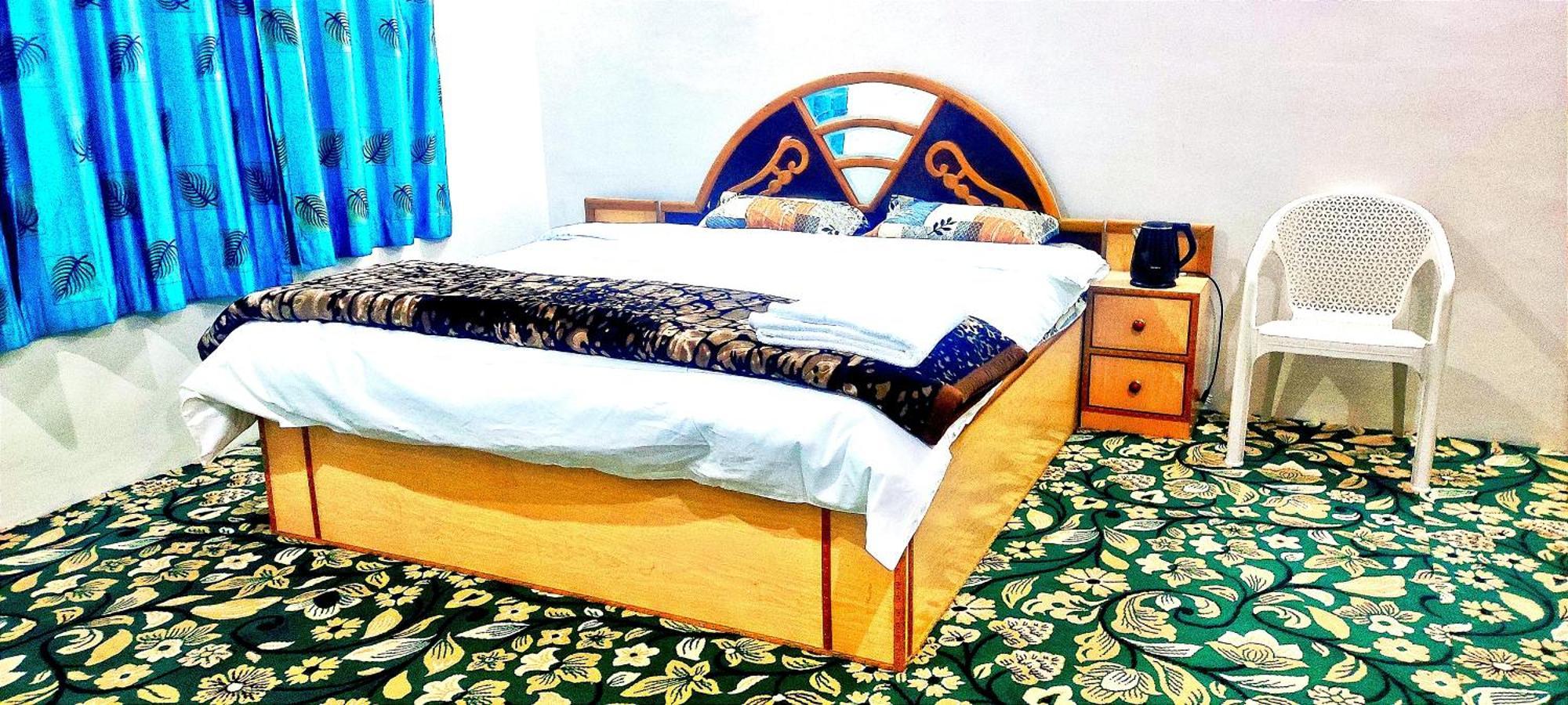 The Clover Inn Srīnagar Buitenkant foto